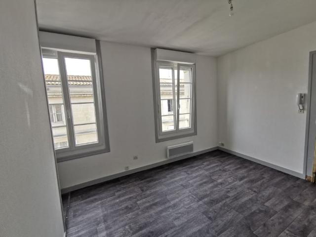 Location appartement 2 pièces, 30.04m², Rochefort