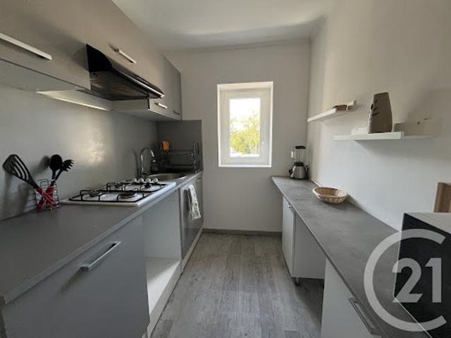 Location Appartement 2 pièces 30 m2 Saint Julien les Rosiers