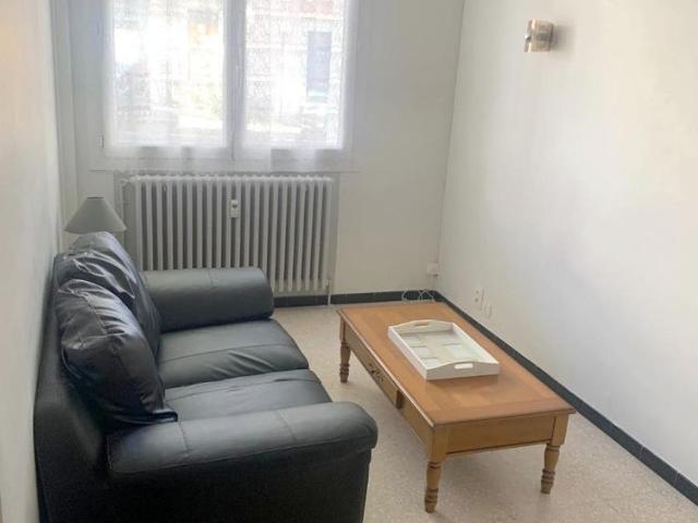 Location Appartement 2 pièces 30m² MILLAU 12100
