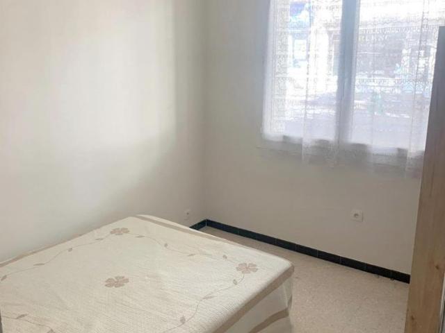 Location Appartement 2 pièces 30m² MILLAU 12100