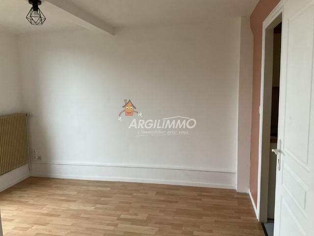 Location Appartement 2 pièces 30m² ST CALAIS 72120