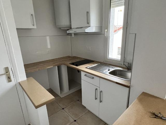 Location Appartement 2 pièces 30m² ST MAUR DES FOSSES 94100