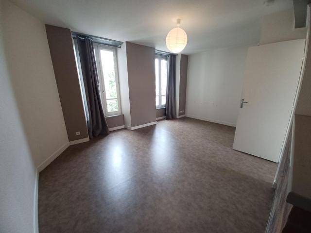Location Appartement 2 pièces 31m² AURILLAC 15000