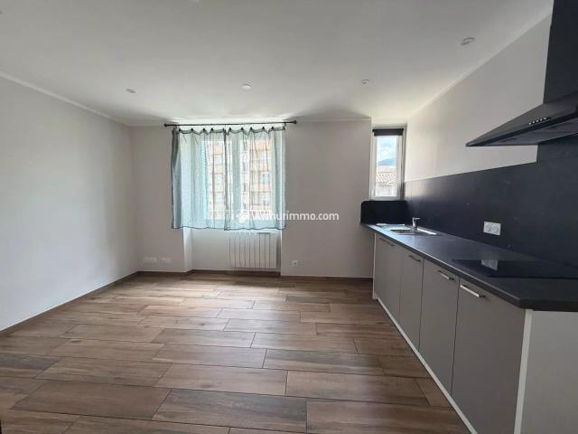 Location Appartement 2 pièces 32 m2 à Millau