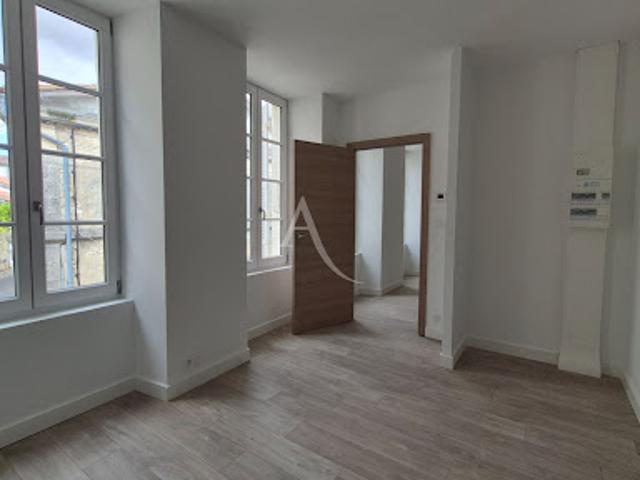 Location Appartement 2 pièces 32 m2 Saint Jean d'Angély