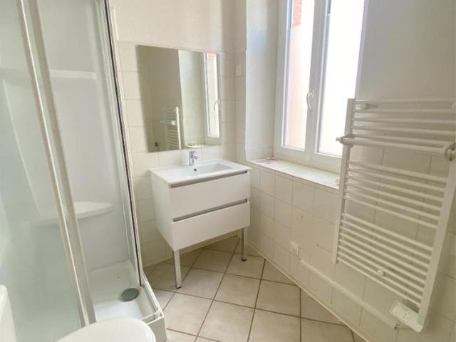 Location Appartement 2 pièces 32m² LABRUGUIERE 81290