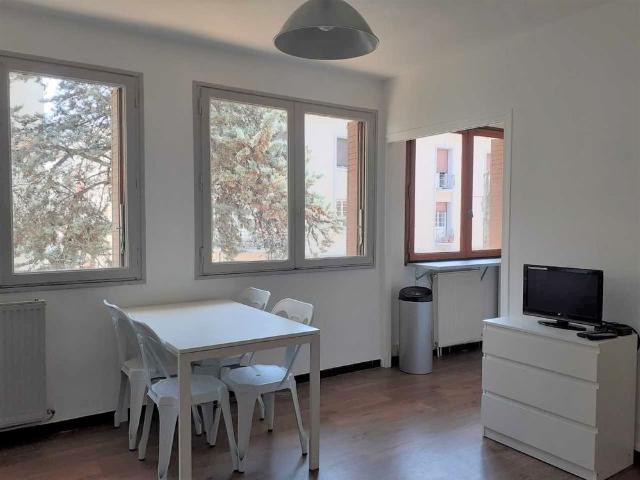 Location Appartement 2 pièces 32m² NIMES 30000