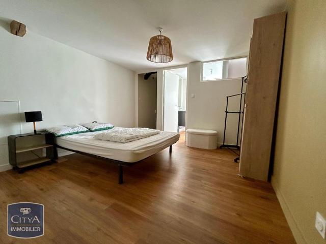 Location Appartement 2 pièces 32m² ST YRIEIX LA PERCHE 87500