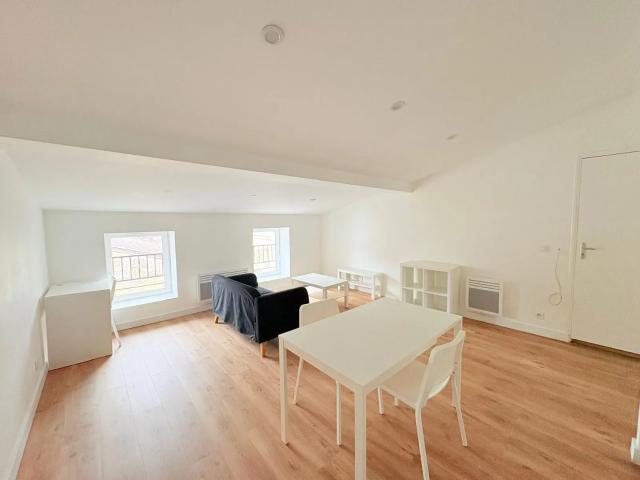 Location Appartement 2 pièces 37m² BORDEAUX 33800
