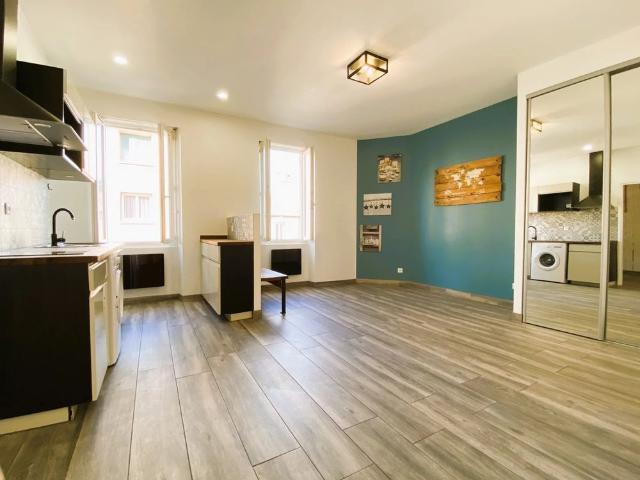 Location Appartement 2 pièces 37m² MARSEILLE 5ème