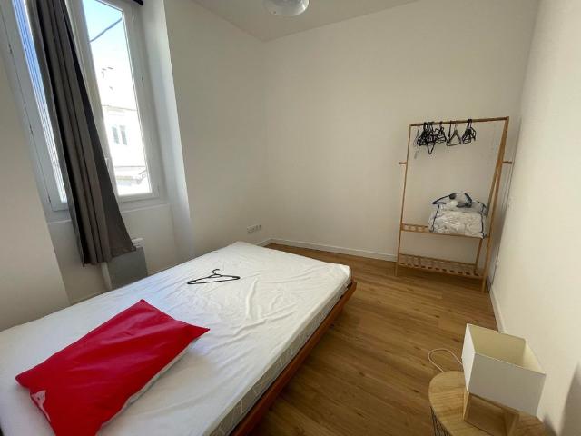Location Appartement 2 pièces 37m² NIMES 30000
