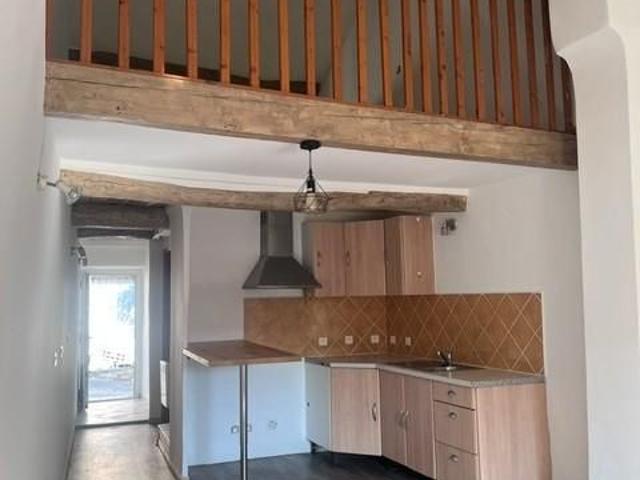 Location Appartement 2 pièces 37m² VINS SUR CARAMY 83170