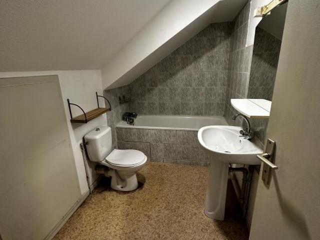 Location: Appartement 2 pièces 34 m2 – HERICOURT