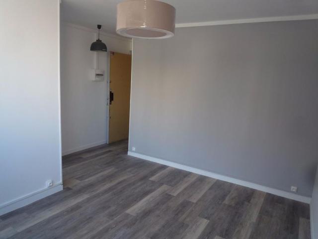 Location Appartement 2 pièces 34m² MARSEILLE 7ème