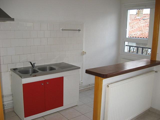 Location appartement 2 pièces, 35.00m², Limoux