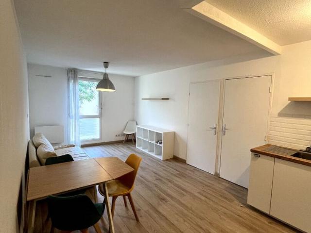 Location appartement 2 pièces, 35.24m², Marseille 07