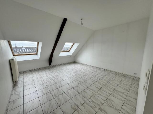 Louer appartement de 2 pièces 35 m² 465 € à Saint Quentin 02100: une annonce Arthurimmo.com