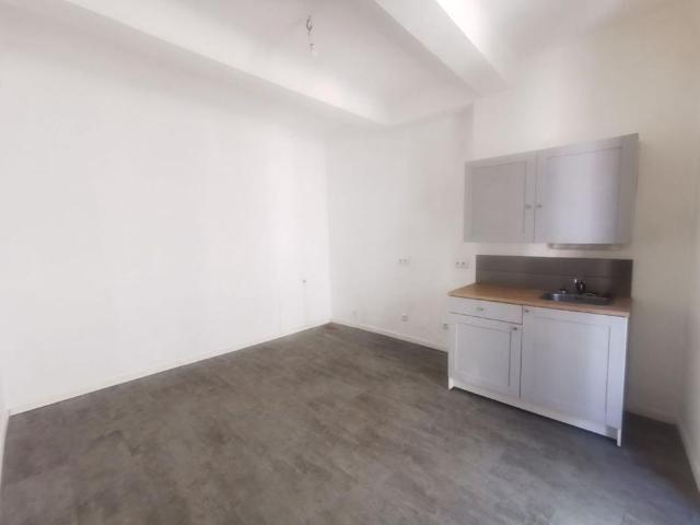 Location Appartement 2 pièces 35m² LE MUY 83490