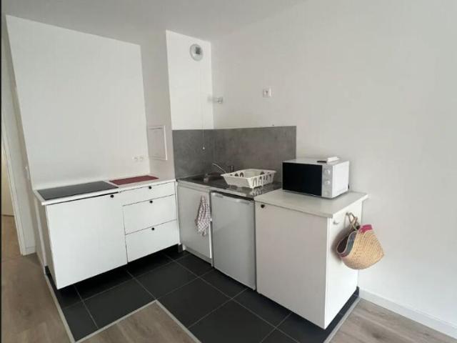 Location appartement 2 pièces, 36.00m², Montreuil