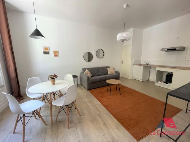 Location Appartement 2 pièces 36m² MARSEILLE 1er