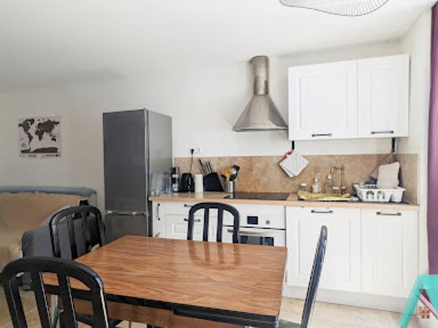 Location Appartement 2 pièces 38.5 m2 Cuges les Pins