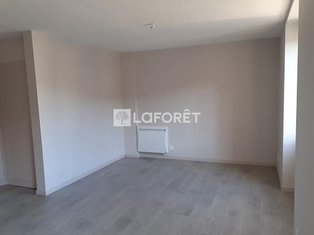 Location Appartement 2 pièces 38.5 m2 Saint Flour