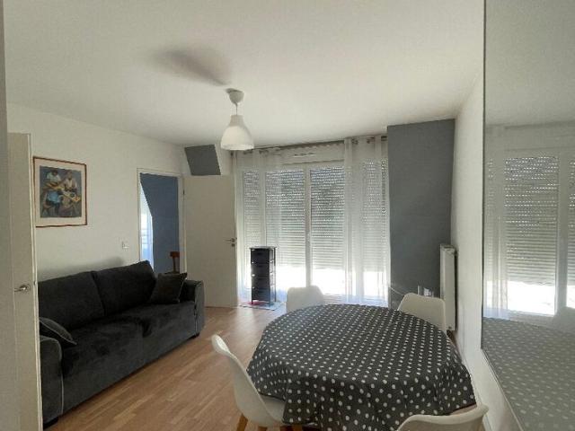Location appartement 2 pièces, 38.00m², Châtillon