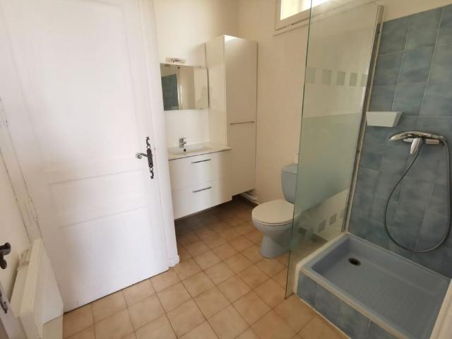 Location Appartement 2 pièces 38m² AVIGNON 84000