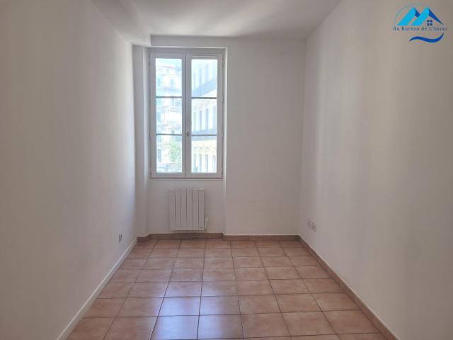 Location Appartement 2 pièces 38m² MARSEILLE 1er