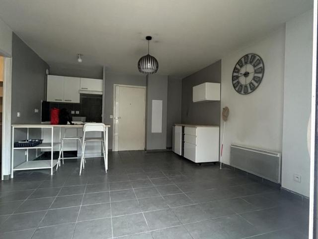 Location Appartement 2 pièces 38m² MARSEILLE 4ème