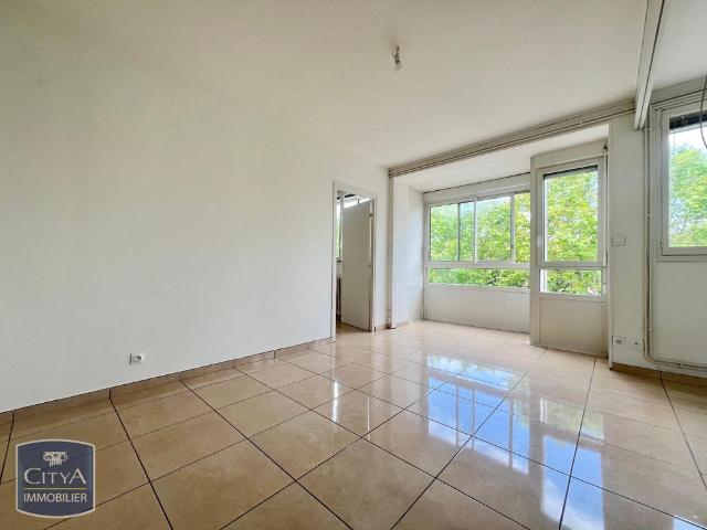 Location Appartement 2 pièces 38m² ST PRIEST 69800