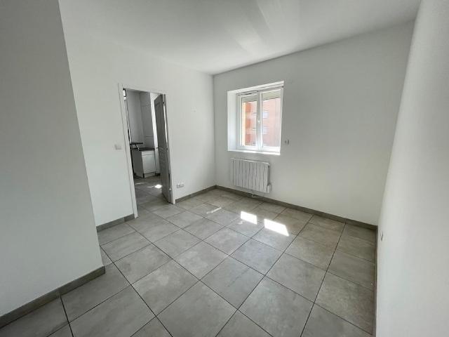 Location Appartement 2 pièces 38m² ROCHE LA MOLIERE 42230