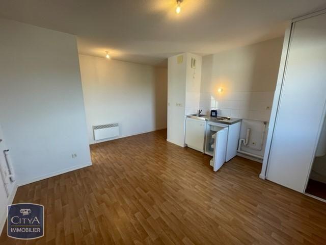 Location Appartement 2 pièces 38m² TRELAZE 49800