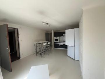 Appartement à louer à Alpes - Cuisine équipée