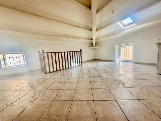 Location Appartement 2 pièces 39 m2 Saint Geniès de Comolas