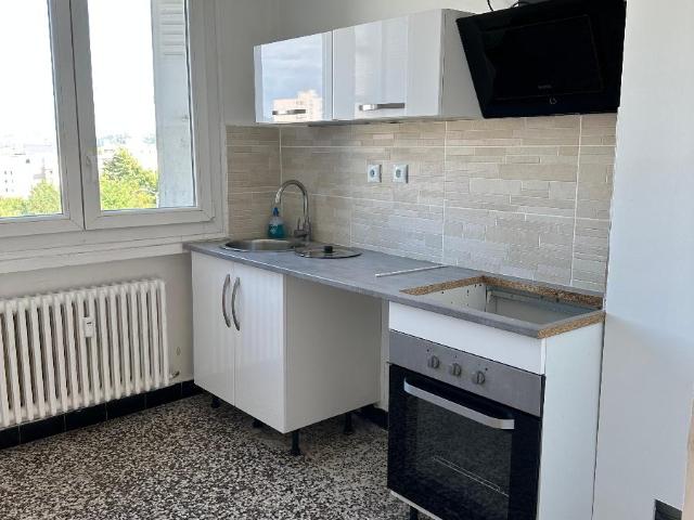 Location appartement 2 pièces 39 m² à Saint Étienne 42000