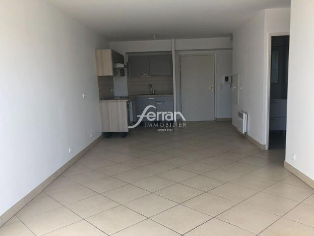 Location Appartement 2 pièces 39m² DRAGUIGNAN 83300