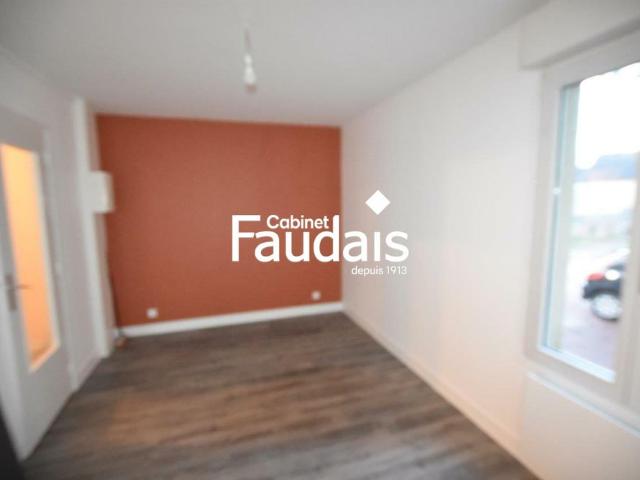 Location Appartement 2 pièces 39m² STE MERE EGLISE 50480