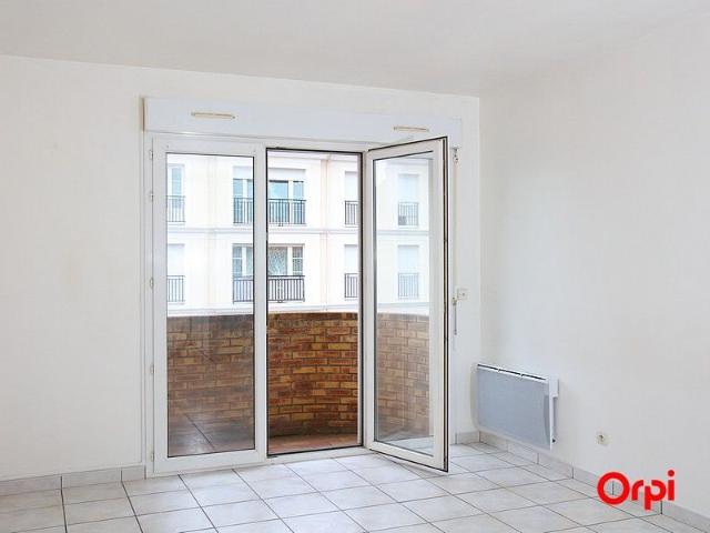 Location Appartement 2 pièces 39m² STE GENEVIEVE DES BOIS 91700