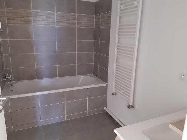 Location appartement 2 pièces VILLEURBANNE 48m² à 745.08€/mois CDC Habitat