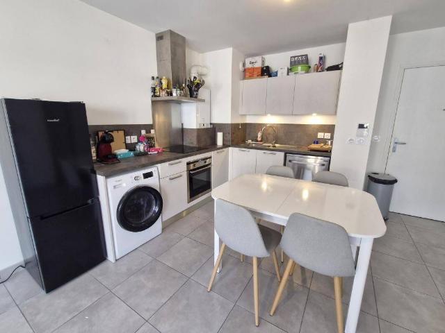 LOCATION APPARTEMENT 2 PIECES A BOURGOIN