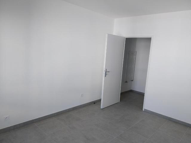 Location appartement 2 pièces BRON 46m² à 800.70€/mois CDC Habitat