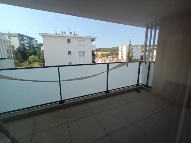 Location appartement 2 pièces CANNES 46m² à 922.85€/mois CDC Habitat