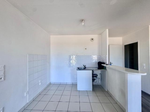 Location appartement 2 pièces CARRIERES SOUS POISSY 47m² à 921.92€/mois CDC Habitat