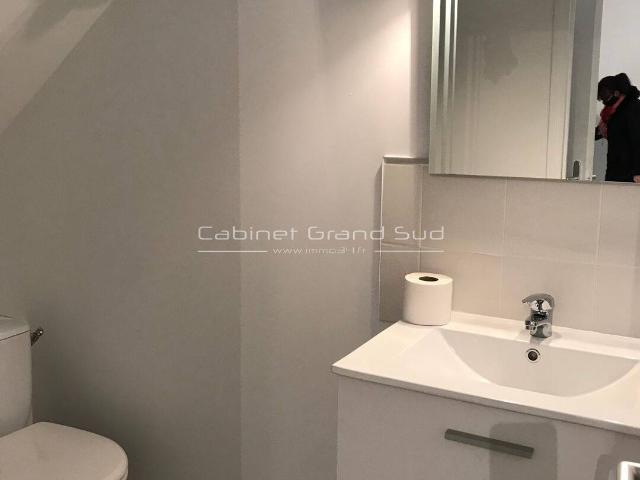 Location Appartement 2 pieces de 33m2 en Rez chaussée avec Cour