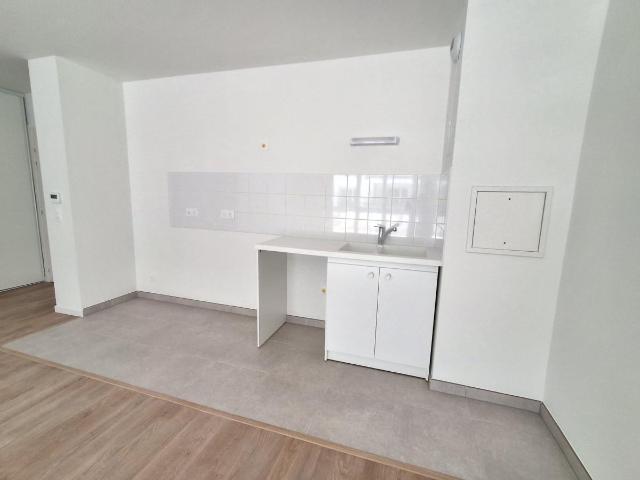Location appartement 2 pièces ERAGNY 41m² à 902.04€/mois CDC Habitat