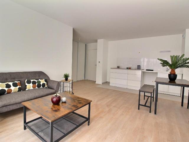 Location appartement 2 pièces ERAGNY 45m² à 952.17€/mois CDC Habitat