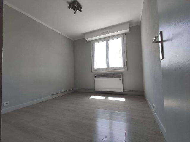 Location appartement 2 pièces La Roche Sur Yon Gare Sncf Sacré Coeur 85