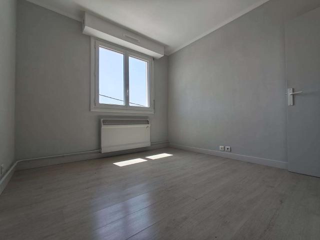 Location appartement 2 pièces La Roche Sur Yon Gare Sncf Sacré Coeur 85