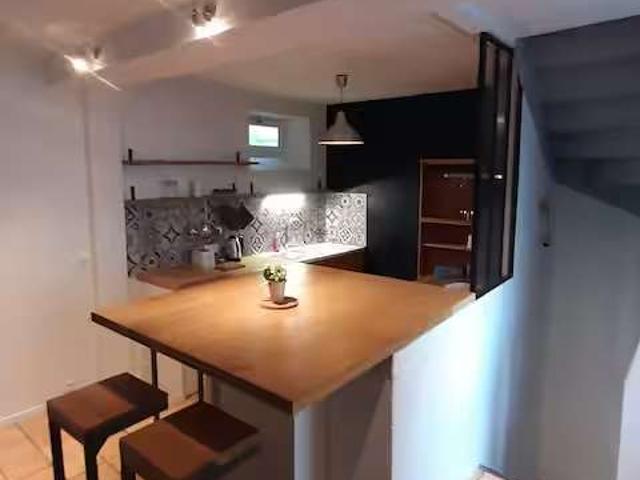 Location appartement 2 pièces Laval Centre Ville Cathédrale 53